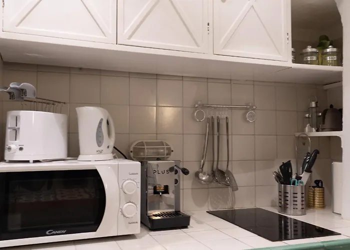 Appartamento Guesthost - Rione Vi Parione Comfy *