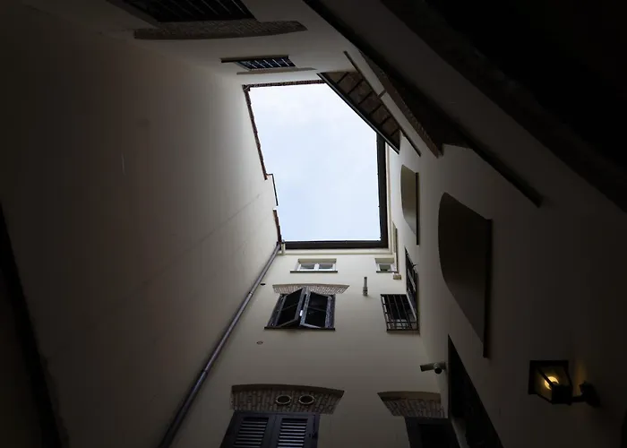 Guesthost - Rione Vi Parione Comfy Apartment *