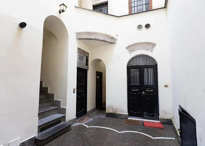 Apartment Guesthost - Rione Vi Parione Comfy *